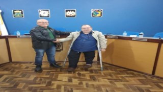 Rolando Strey é empossado vereador. Rolando Strey é empossado vereador.