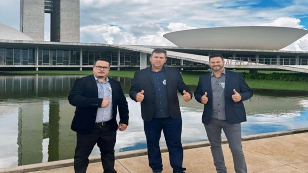 Presidente da Câmara de Vereadores de Apiúna e Vereadores Buscam Recursos em Brasília