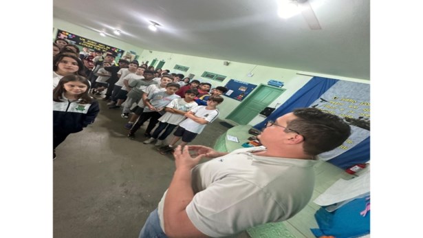 Vereador Jaison Bento marca presença em escolas do município para apresentar projeto “Vereador Mirim”